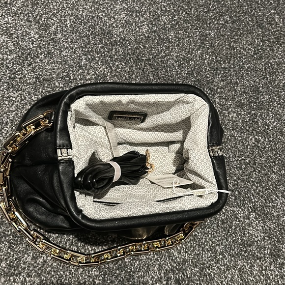 NEW CHIC CROSSBODY CHAIN POUCH BAG - Picture 5 of 5